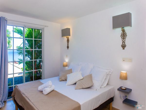 Martinique Home 980564