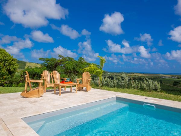 Martinique Home 980565