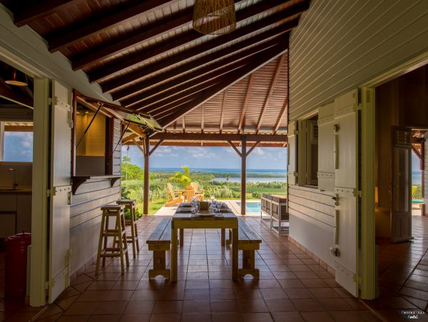 Martinique Home 980565