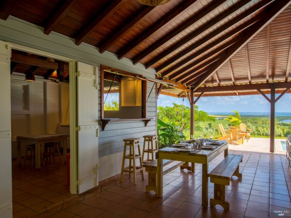 Martinique Home 980565