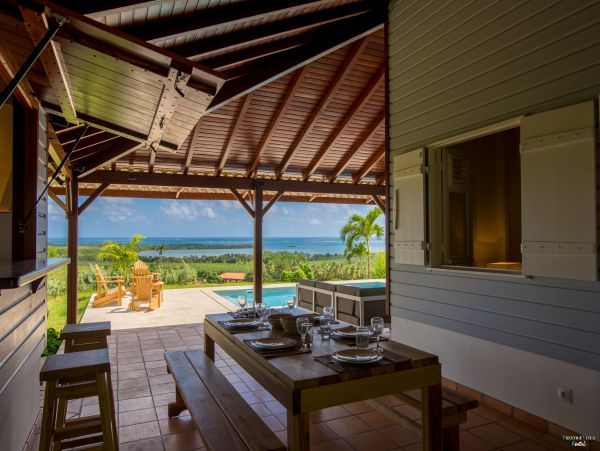 Martinique Home 980565