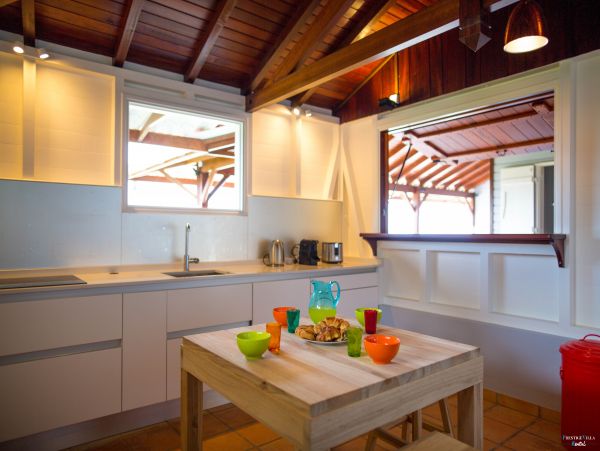 Martinique Home 980565