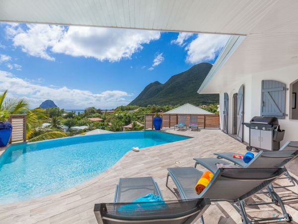 Martinique Home 980566