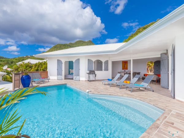 Martinique Home 980566