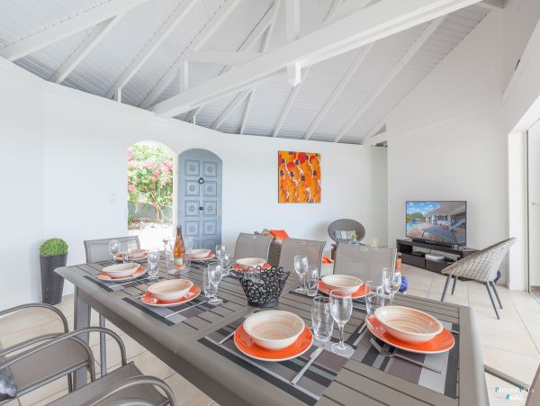 Martinique Home 980566