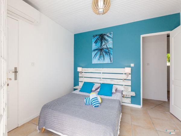 Martinique Home 980566