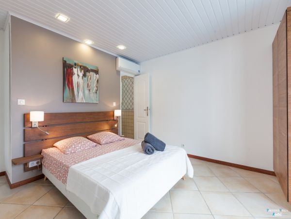 Martinique Home 980566