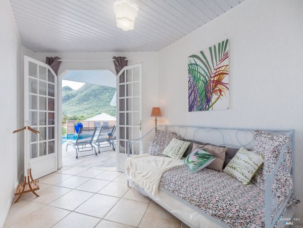 Martinique Home 980566