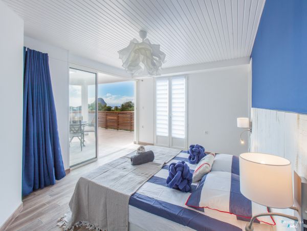 Martinique Home 980566