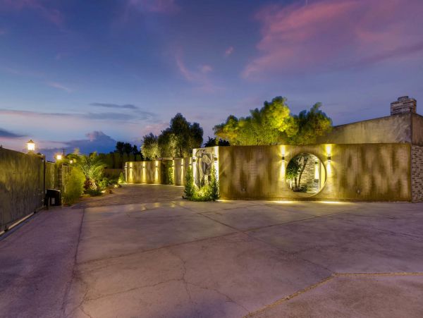 Luxury Twelve Bedrooms Las Vegas Vacation Home with Pool