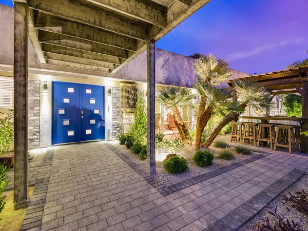 Luxury Twelve Bedrooms Las Vegas Vacation Home with Pool