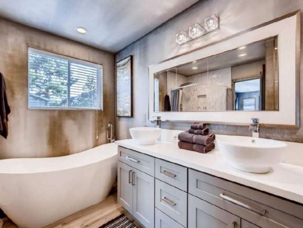 Luxury Twelve Bedrooms Las Vegas Vacation Home with Pool