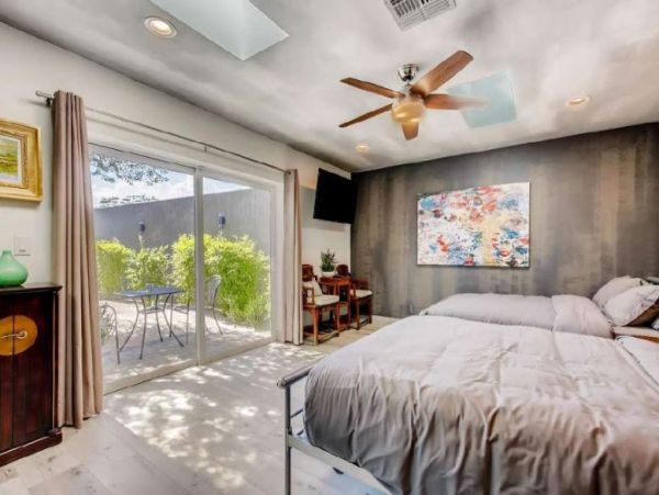 Luxury Twelve Bedrooms Las Vegas Vacation Home with Pool