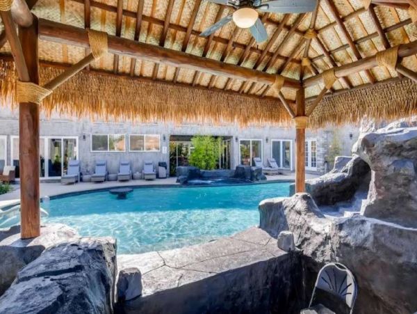 Luxury Twelve Bedrooms Las Vegas Vacation Home with Pool