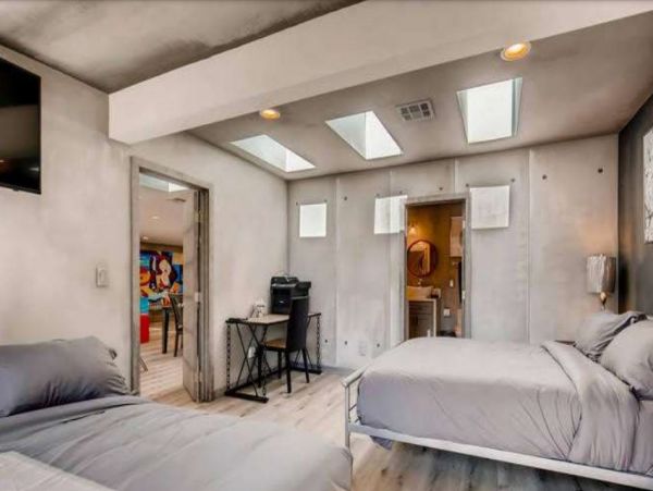 Luxury Twelve Bedrooms Las Vegas Vacation Home with Pool