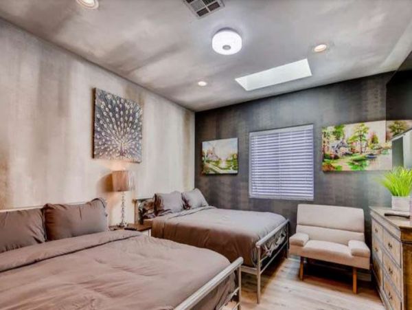 Luxury Twelve Bedrooms Las Vegas Vacation Home with Pool