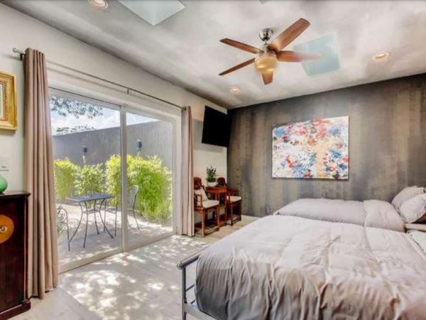 Luxury Twelve Bedrooms Las Vegas Vacation Home with Pool