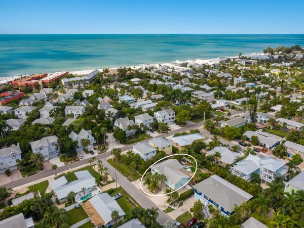 Anna Maria 4 Bedroom Family Home with Private Pool & Spa