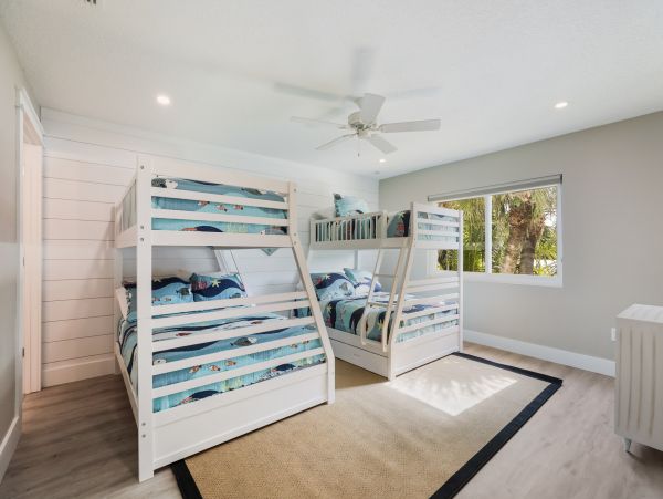 Anna Maria 4 Bedroom Family Home with Private Pool & Spa