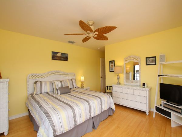 The Florida Keys Condo 980917