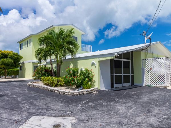 Key Colony Beach Vacation Rental - Florida Keys Waterfront Home with Pool, Dock & Tiki Hut