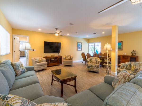 Key Colony Beach Vacation Rental - Florida Keys Waterfront Home with Pool, Dock & Tiki Hut
