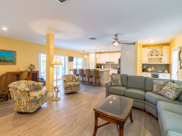 Key Colony Beach Vacation Rental - Florida Keys Waterfront Home with Pool, Dock & Tiki Hut