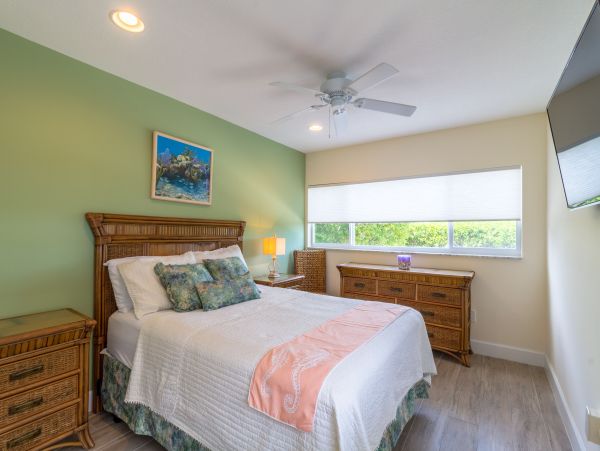 Key Colony Beach Vacation Rental - Florida Keys Waterfront Home with Pool, Dock & Tiki Hut