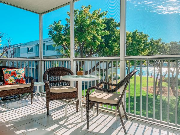 Three Stories 3 bedroom Yacht Club Townhome