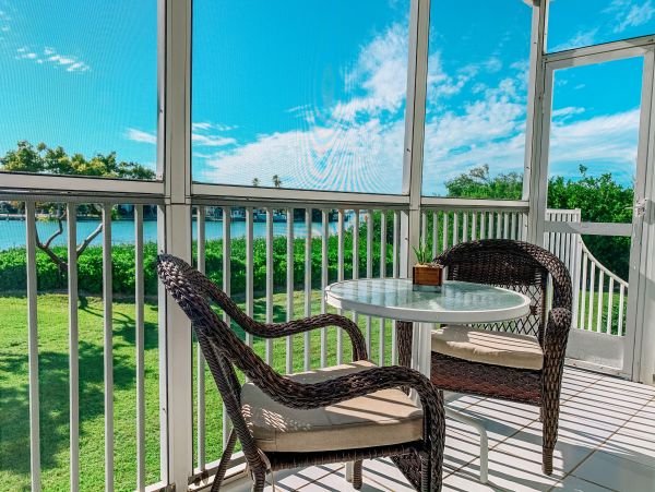 Three Stories 3 bedroom Yacht Club Townhome