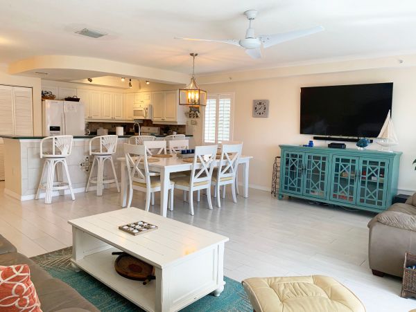 Three Stories 3 bedroom Yacht Club Townhome