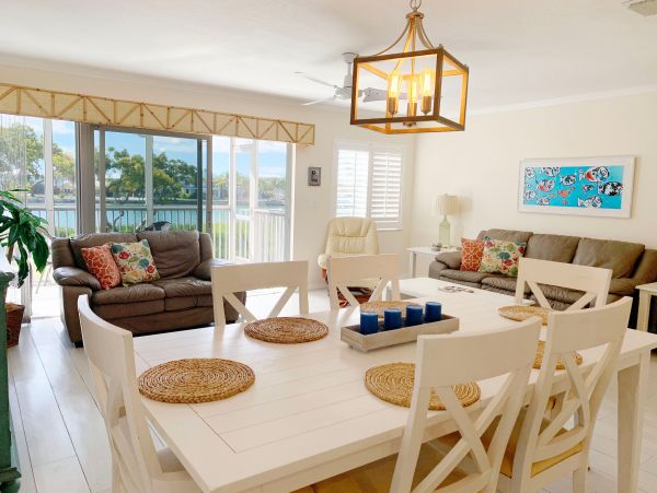 Three Stories 3 bedroom Yacht Club Townhome
