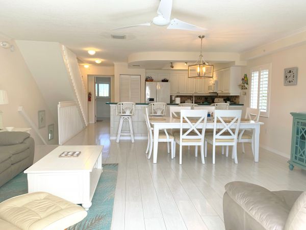 Three Stories 3 bedroom Yacht Club Townhome