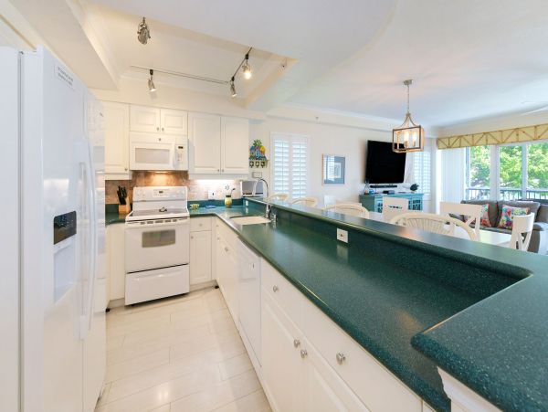 Three Stories 3 bedroom Yacht Club Townhome