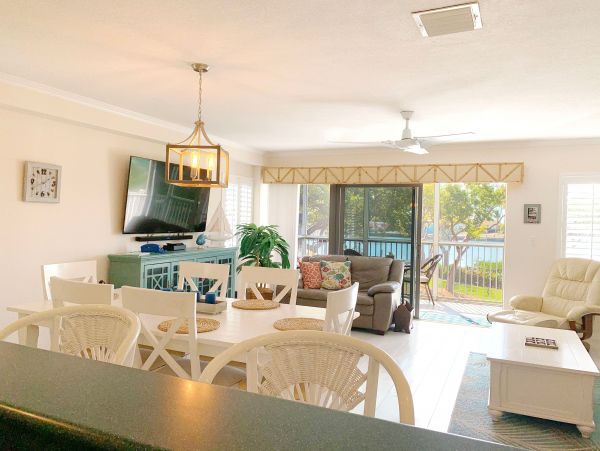 Three Stories 3 bedroom Yacht Club Townhome