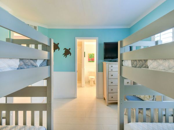 Three Stories 3 bedroom Yacht Club Townhome