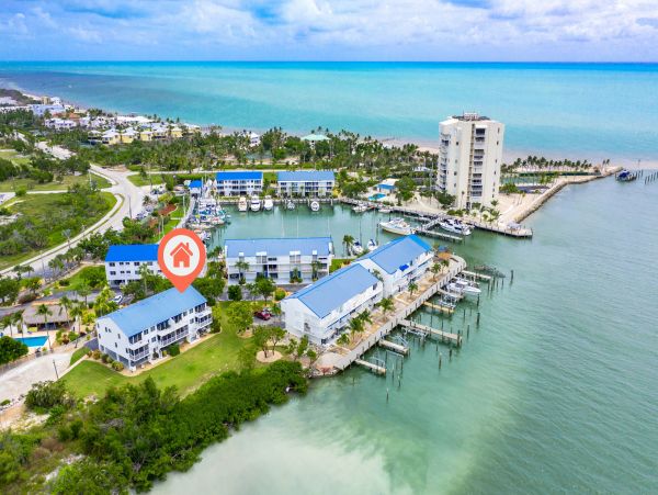 Three Stories 3 bedroom Yacht Club Townhome