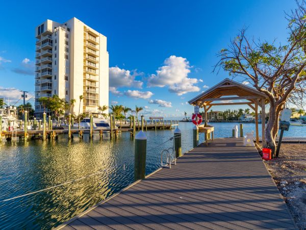 Three Stories 3 bedroom Yacht Club Townhome