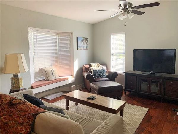 Charming Vacation Rental on Sanibel Three Bedrooms Sleeps 6