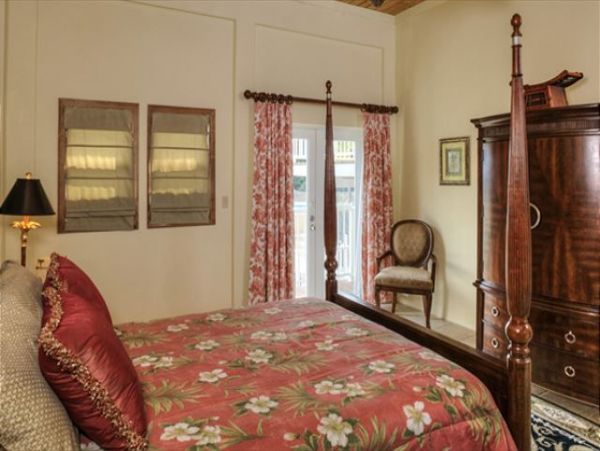 St. John Home 981284