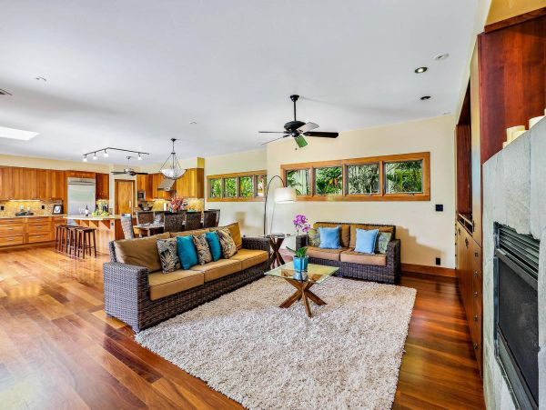 Princeville Walk to Beach Three Bedroom Exquisite Island Home