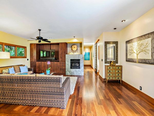 Princeville Walk to Beach Three Bedroom Exquisite Island Home