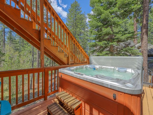 Spacious 3 Bedroom Home Near Lake Tahoe