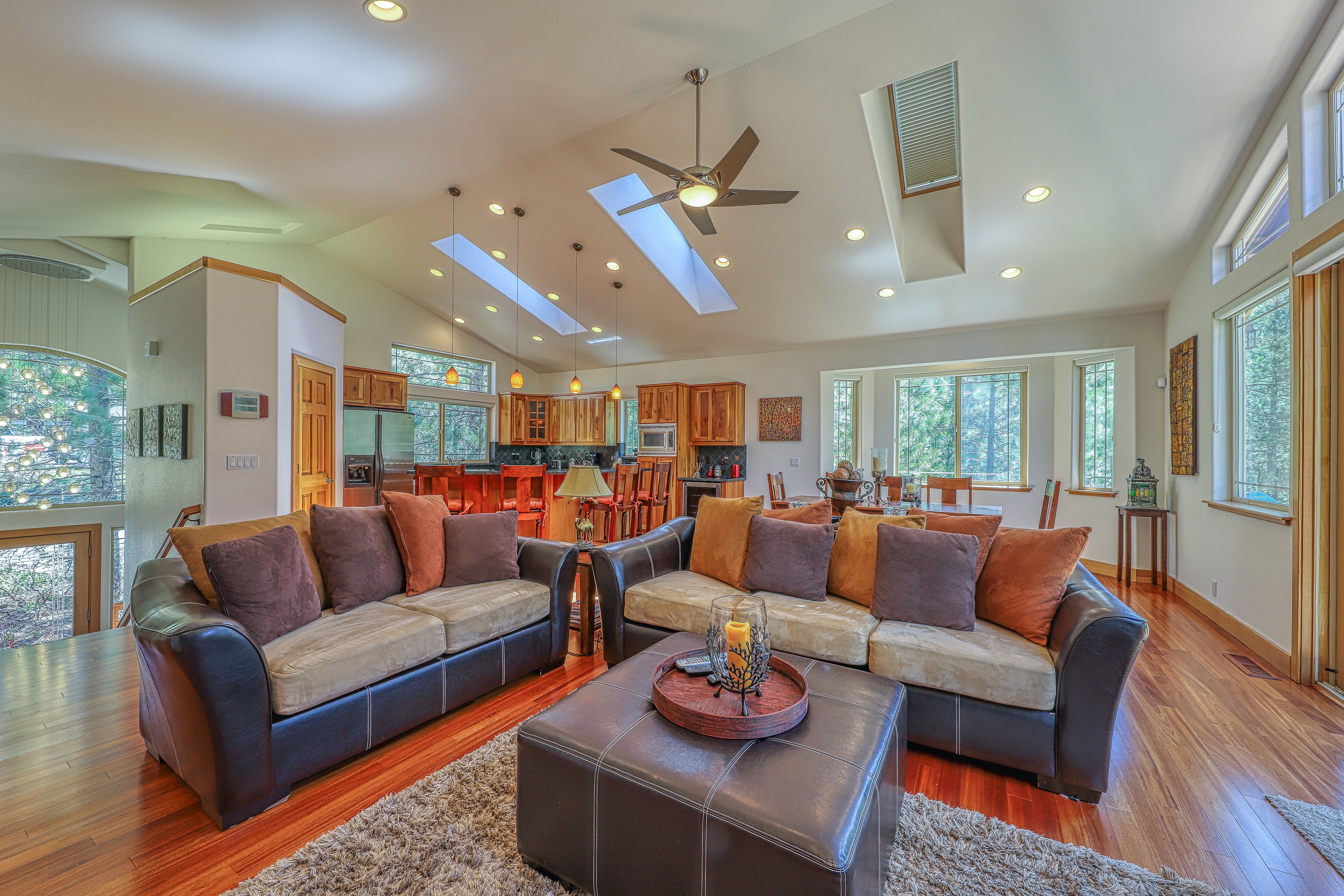 Spacious 3 Bedroom Home Near Lake Tahoe