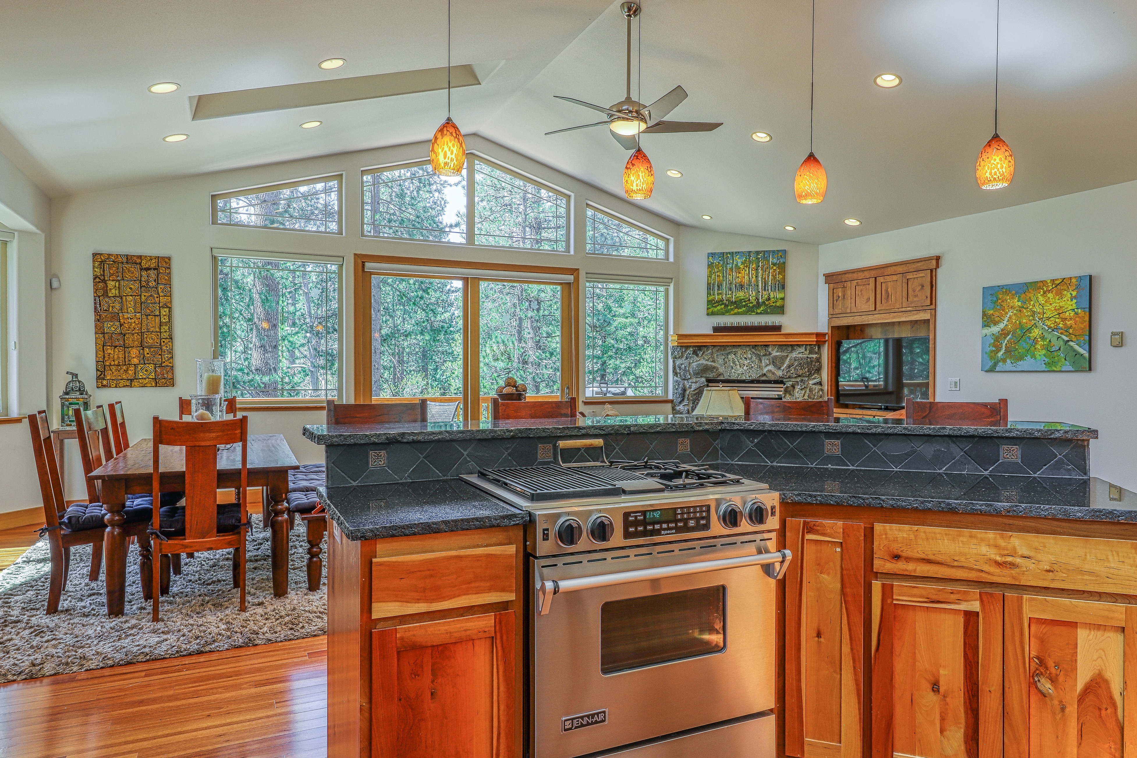 Spacious 3 Bedroom Home Near Lake Tahoe