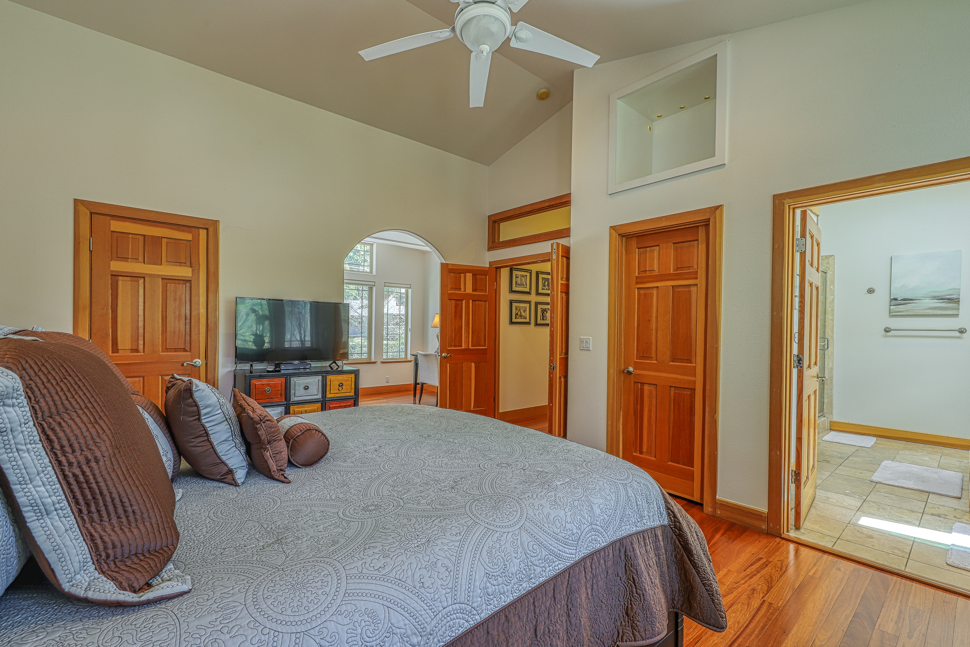 Spacious 3 Bedroom Home Near Lake Tahoe