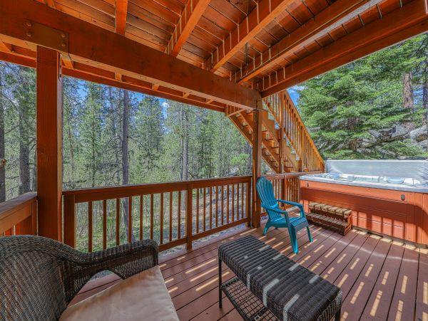 Spacious 3 Bedroom Home Near Lake Tahoe