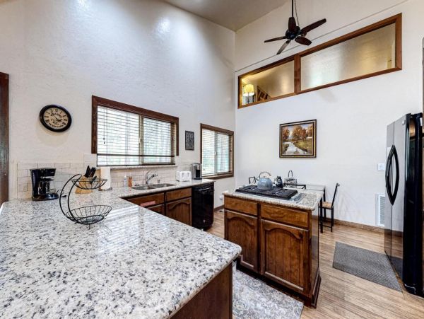 Four Bedroom Cabin in South Lake Tahoe Sleeps 10