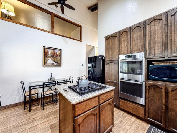 Four Bedroom Cabin in South Lake Tahoe Sleeps 10