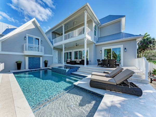 Holmes Beach Luxury Vacation Rental Four Bedrooms with Guest Suite